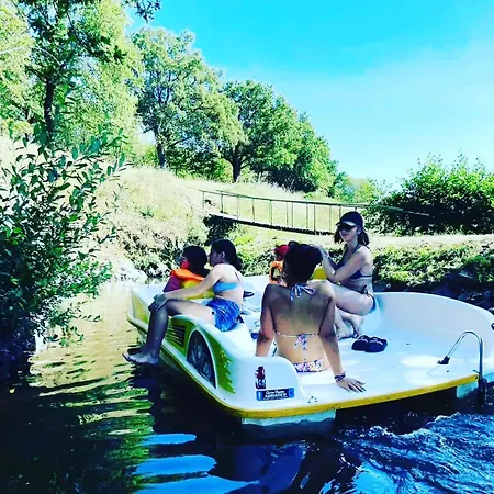 Au Bord De L'eau Les Logis De L'oumois Lodge