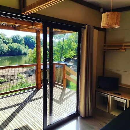 Au Bord De L'eau Les Logis De L'oumois Maulévrier