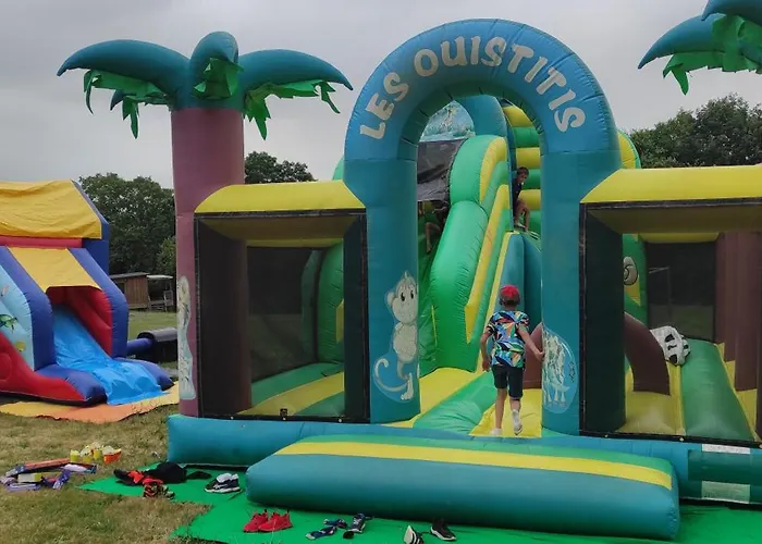 Au Bord De L'eau Les Logis De L'oumois Lodge