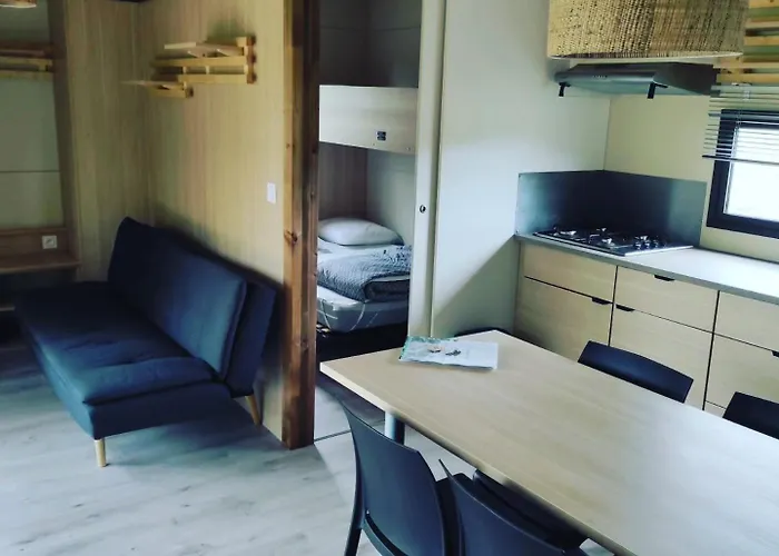 Lodge Au Bord De L'eau Les Logis De L'oumois