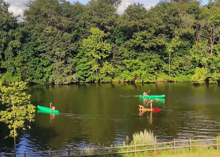 Au Bord De L'eau Les Logis De L'oumois