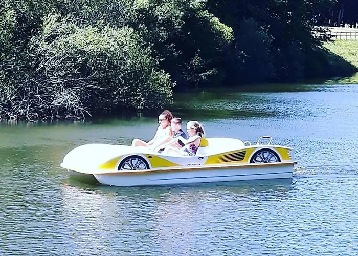Lodge Au Bord De L'eau Les Logis De L'oumois Maulévrier