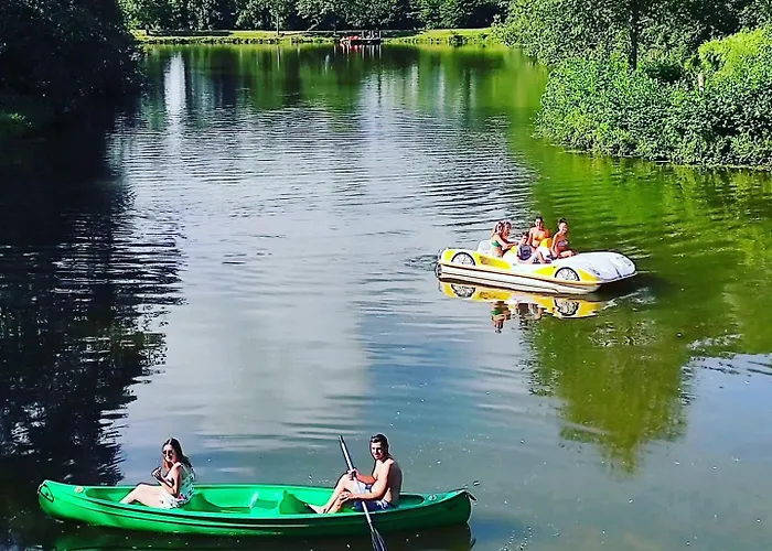 Au Bord De L'eau Les Logis De L'oumois *